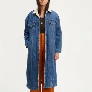 Levis long trucker Denim Coat, Sherpa lined
